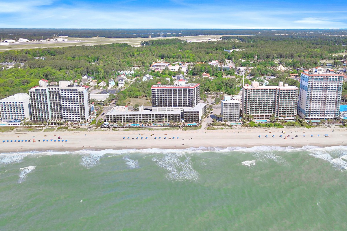 human chess - Picture of Compass Cove Oceanfront Resort, Myrtle